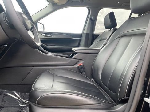Used 2023 Jeep Grand Cherokee Limited AWD/4WD image 21