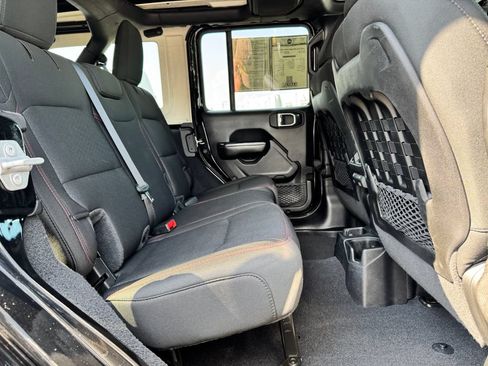 Used 2020 Jeep Wrangler Unlimited Rubicon AWD/4WD image 14