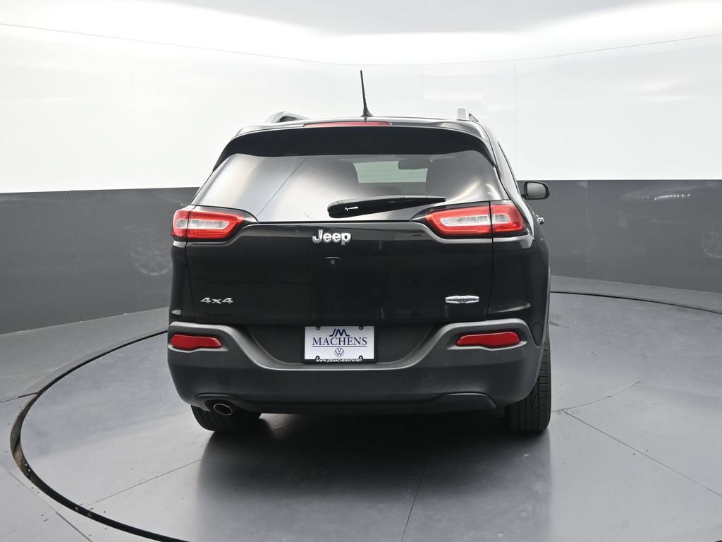 Used 2018 Jeep Cherokee Latitude AWD/4WD image 9