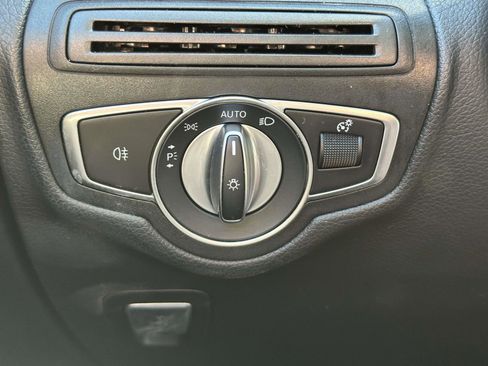 Used 2021 Mercedes-Benz GLC 300 4MATIC w/ Multimedia Package image 20