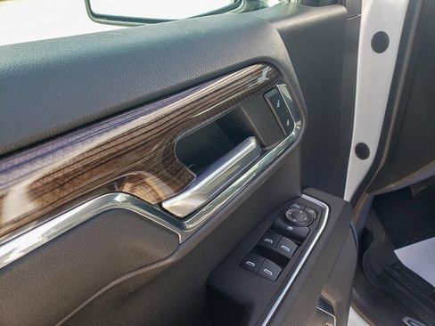 Used 2023 Chevrolet Silverado 1500 LT image 10