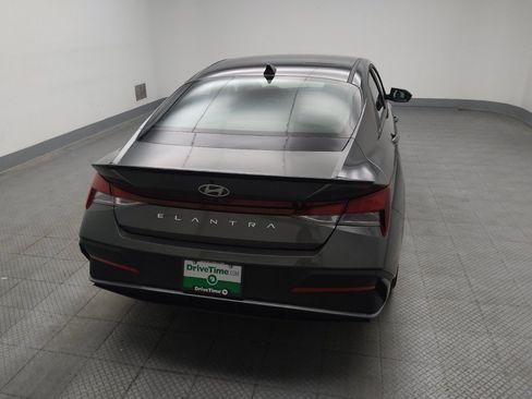 Used 2025 Hyundai Elantra Sport FWD image 7
