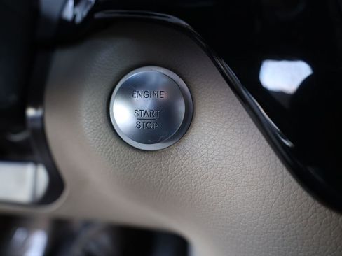 Used 2015 Mercedes-Benz GL 450 4MATIC w/ Driver Assistance Package image 38