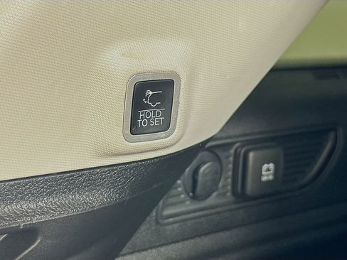 Used 2022 Jeep Grand Cherokee Limited 4xe image 31