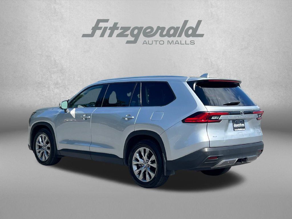 Used 2024 Toyota Grand Highlander AWD image 9