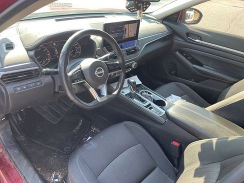 Certified 2023 Nissan Altima 2.5 SV w/ SV Premium Package image 6