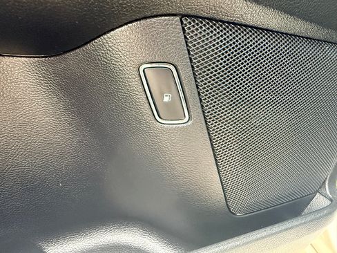 Used 2018 Ford Fusion S FWD image 22