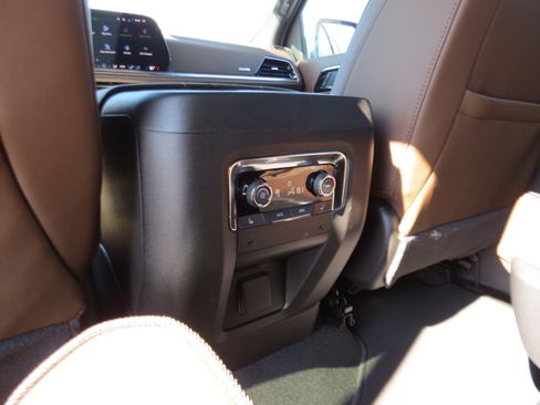 Used 2026 Chevrolet Tahoe High Country image 16