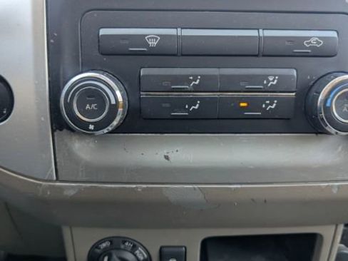 Used 2015 Nissan Frontier SV image 31