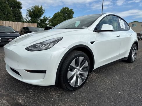 Used 2021 Tesla Model Y Long Range AWD/4WD image 3