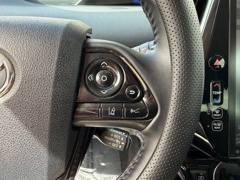 Used 2020 Toyota Prius Prime XLE image 22