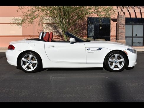 Used 2016 BMW Z4 sDrive28i RWD image 2