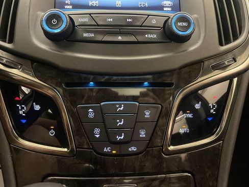 Used 2014 Buick LaCrosse Leather FWD image 12