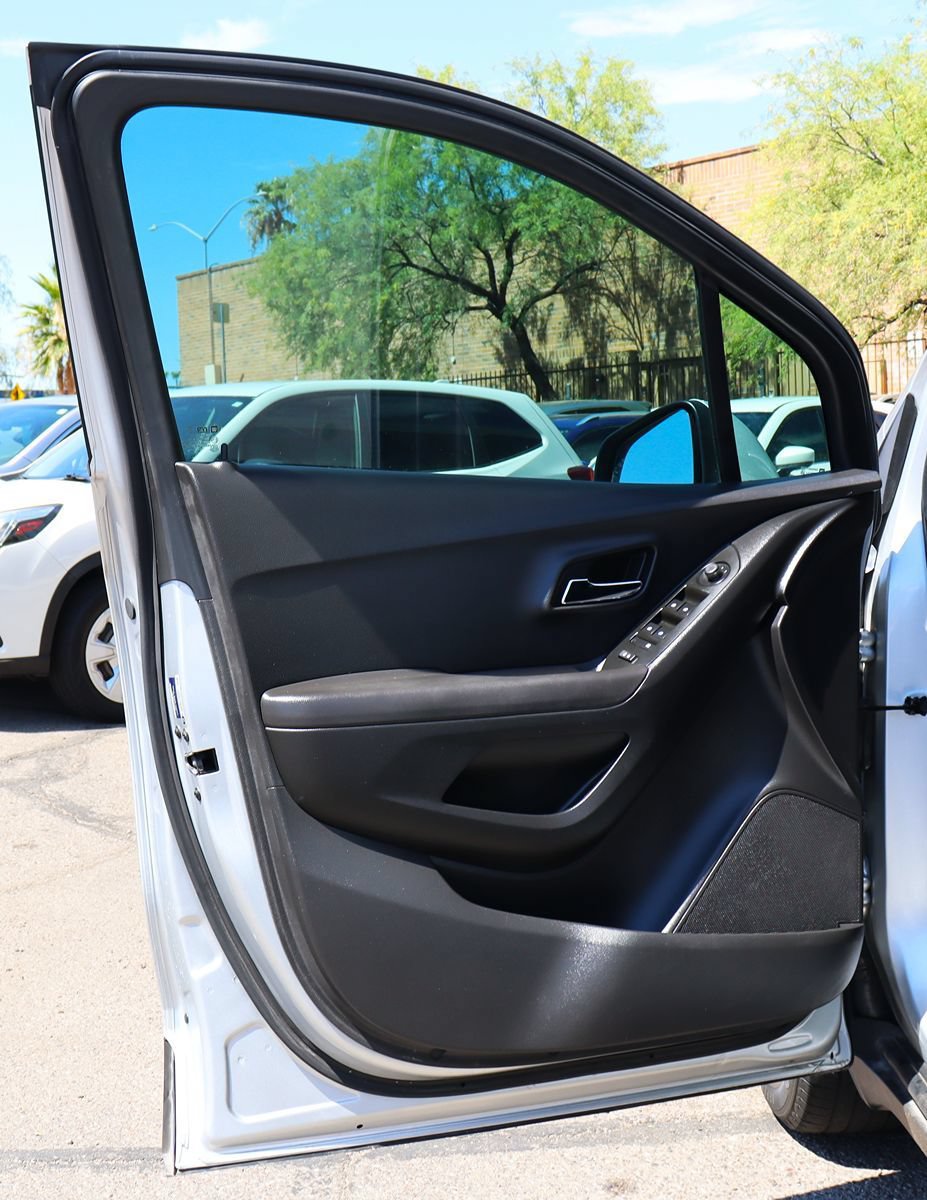 Used 2020 Chevrolet Trax LS w/ Tint and Cruise Package FWD image 36