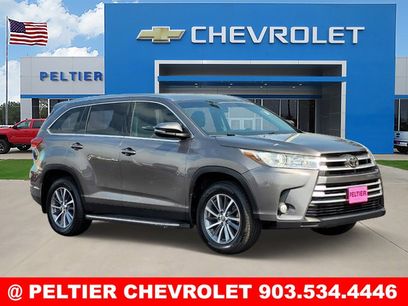 Used 2019 Toyota Highlander SE