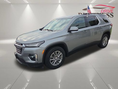 Certified 2023 Chevrolet Traverse LT w/ Rear Camera Mirror Package AWD/4WD image 4