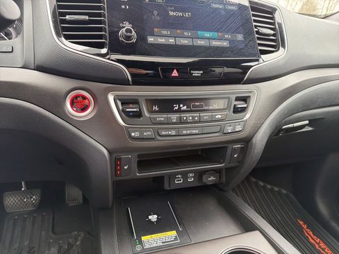 Certified 2024 Honda Passport TrailSport image 16