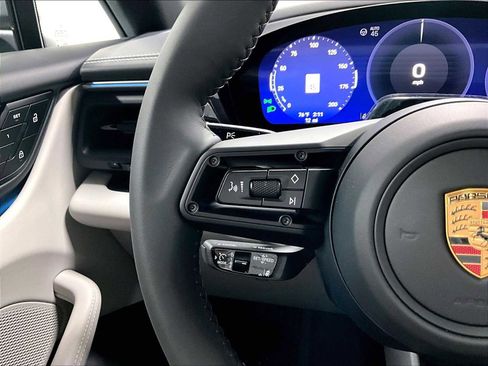 New 2026 Porsche Macan 4 Electric AWD/4WD image 19