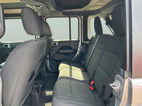 Certified 2020 Jeep Wrangler Unlimited Sahara image 28