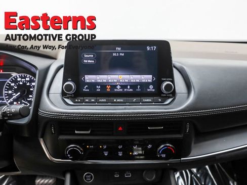 Used 2023 Nissan Rogue S image 12