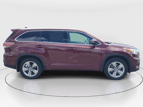 Used 2016 Toyota Highlander Limited AWD/4WD image 2