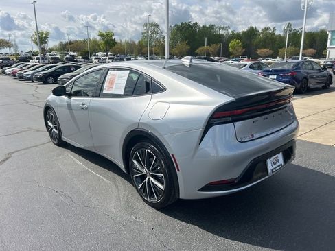 Used 2024 Toyota Prius XLE image 15