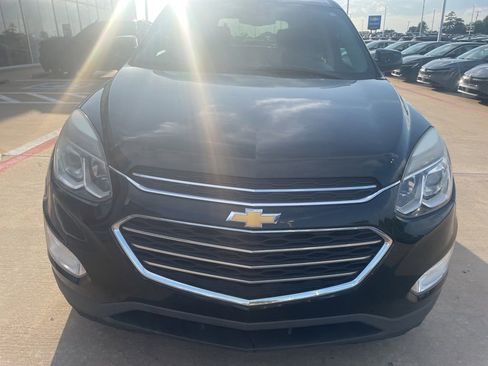 Used 2017 Chevrolet Equinox LT FWD image 2