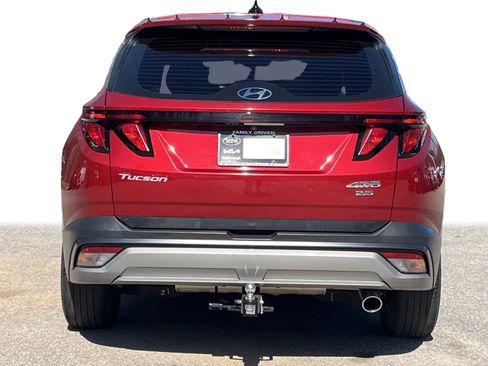 Used 2025 Hyundai Tucson SE image 24
