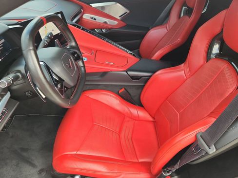 Used 2022 Chevrolet Corvette Stingray Preferred Cpe w/ Z51 Performance Package RWD image 19