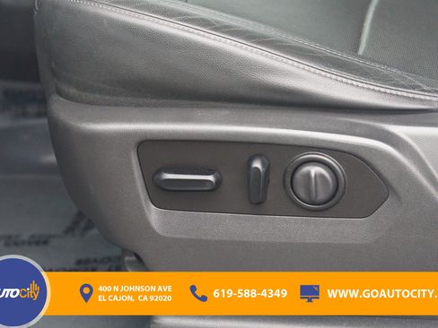 Used 2020 GMC Sierra 1500 SLT w/ SLT Premium Package image 18