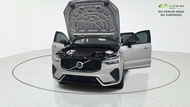 Used 2025 Volvo XC60 B5 Core AWD/4WD image 13