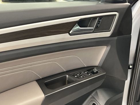 Used 2022 Volkswagen Atlas SE image 11