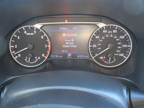 Used 2024 Nissan Altima 2.5 SV FWD image 12