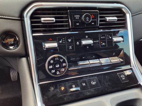 New 2025 Nissan Armada SL w/ Captain's Chari Seat Package image 9