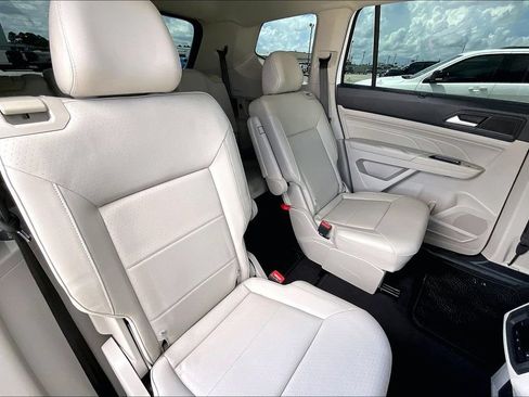 Used 2021 Volkswagen Atlas SE w/ Panoramic Sunroof Package FWD image 22