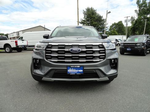 Used 2026 Ford Explorer Active w/ Active Comfort Package AWD/4WD image 2