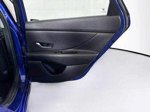 Used 2021 Hyundai Elantra SEL image 29