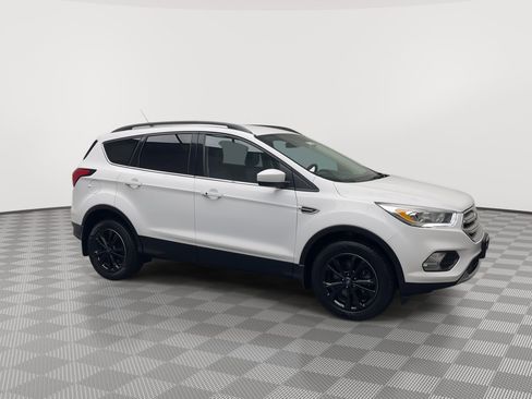 Used 2019 Ford Escape SEL image 39