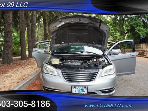 Used 2013 Chrysler 200 LX FWD image 23