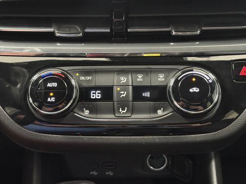 Used 2024 Buick Envista Sport Touring w/ Convenience I Package FWD image 14
