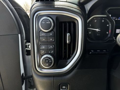 Used 2021 GMC Sierra 2500 AT4 w/ AT4 Premium Plus Package AWD/4WD image 18