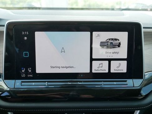 Certified 2024 Volkswagen Atlas SE w/ Panoramic Sunroof Package AWD/4WD image 32