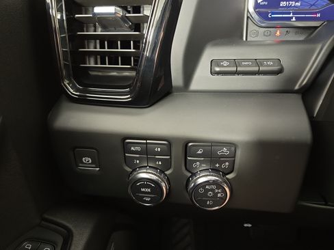 Certified 2024 GMC Sierra 1500 AT4 w/ Technology Package AWD/4WD image 30