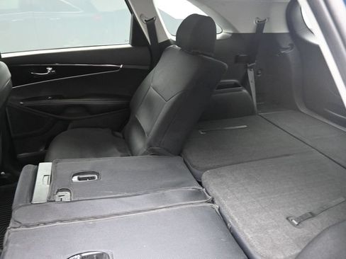 Used 2019 Kia Sorento FWD w/ LX Convenience Package image 21