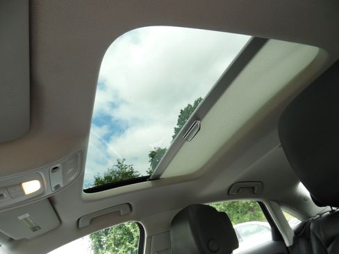 Used 2016 Audi A3 2.0T Premium image 16