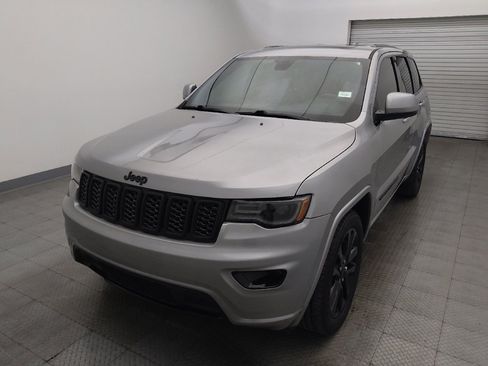 Used 2020 Jeep Grand Cherokee Altitude RWD image 15