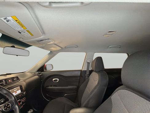 Used 2017 Kia Soul + w/ Designer's Package FWD image 32