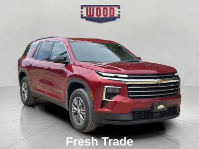 Used 2025 Chevrolet Traverse LT