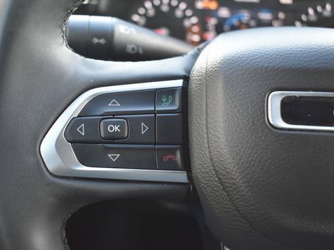 Used 2023 Jeep Compass Limited image 19