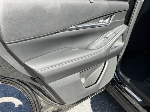 Used 2025 INFINITI QX60 Luxe w/ Cargo Package image 18